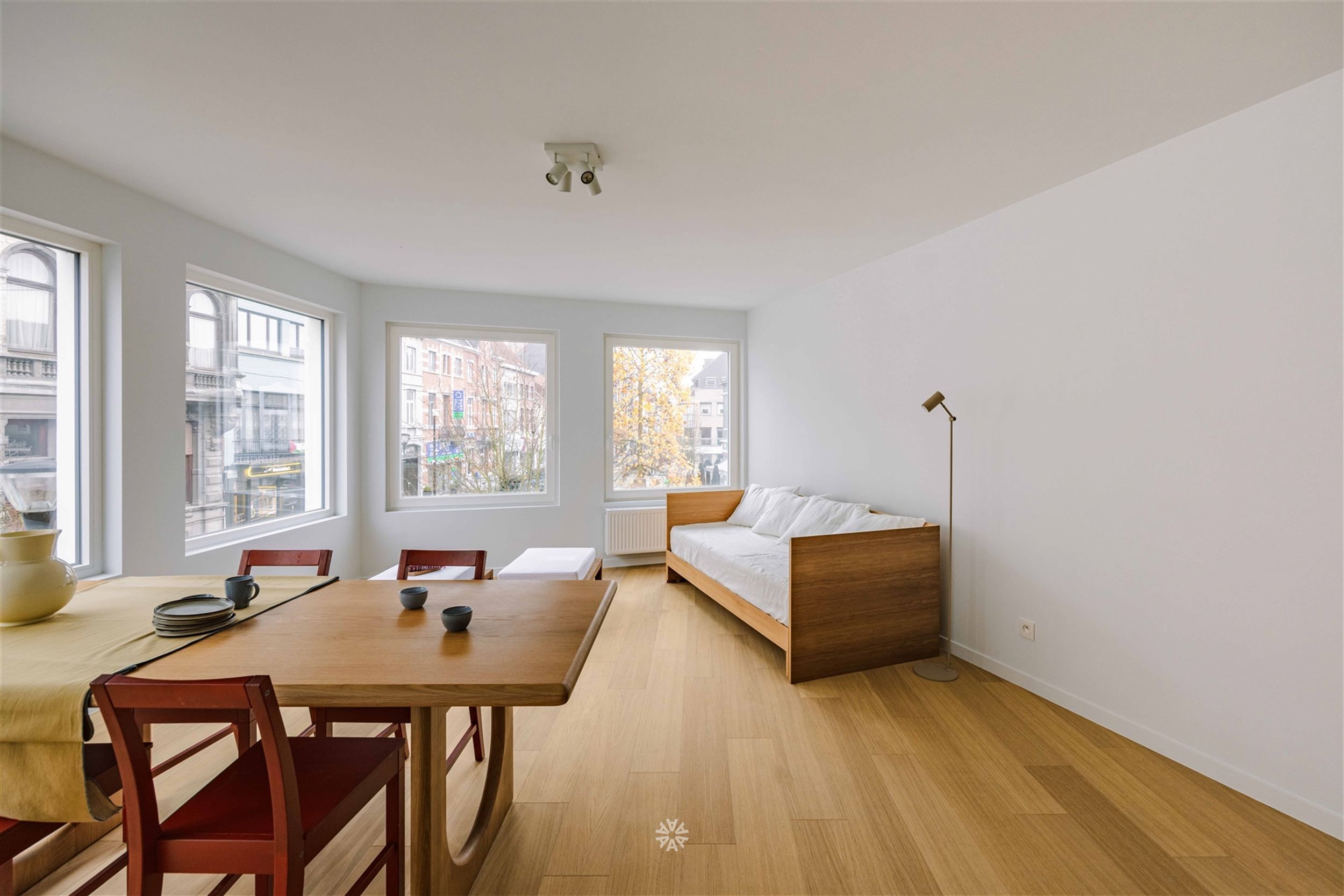 Gerenoveerd 2-kamerappartement met trendy-look op een toplocatie in Ronse foto 5