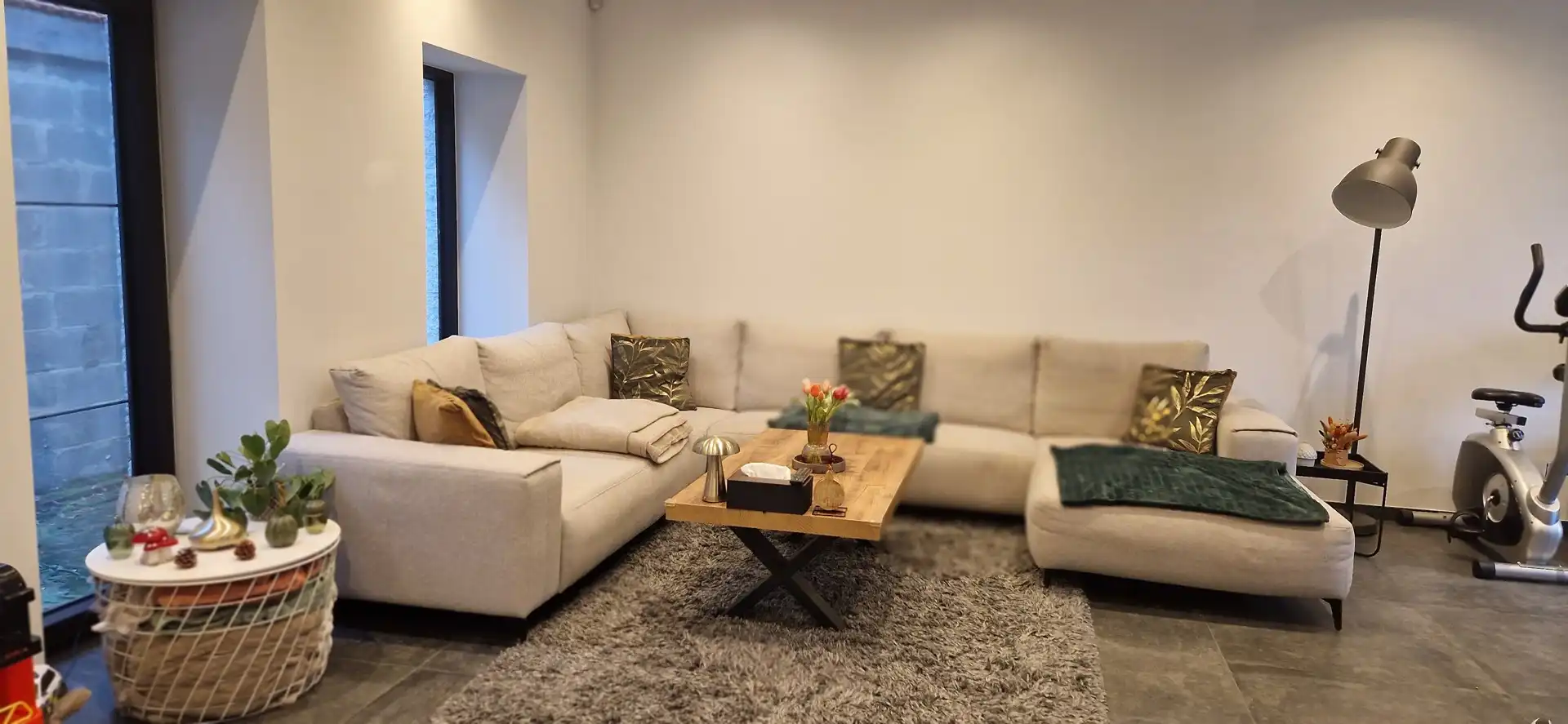 Prachtig  gerenoveerde en rustig gelegen EENGEZINSWONING (2024), bewoonbaar: 192m², met mooie leefruimten, 3 slaapkamers, garage 2 wagens en grote tuin op 14 are 54 ca. foto 14