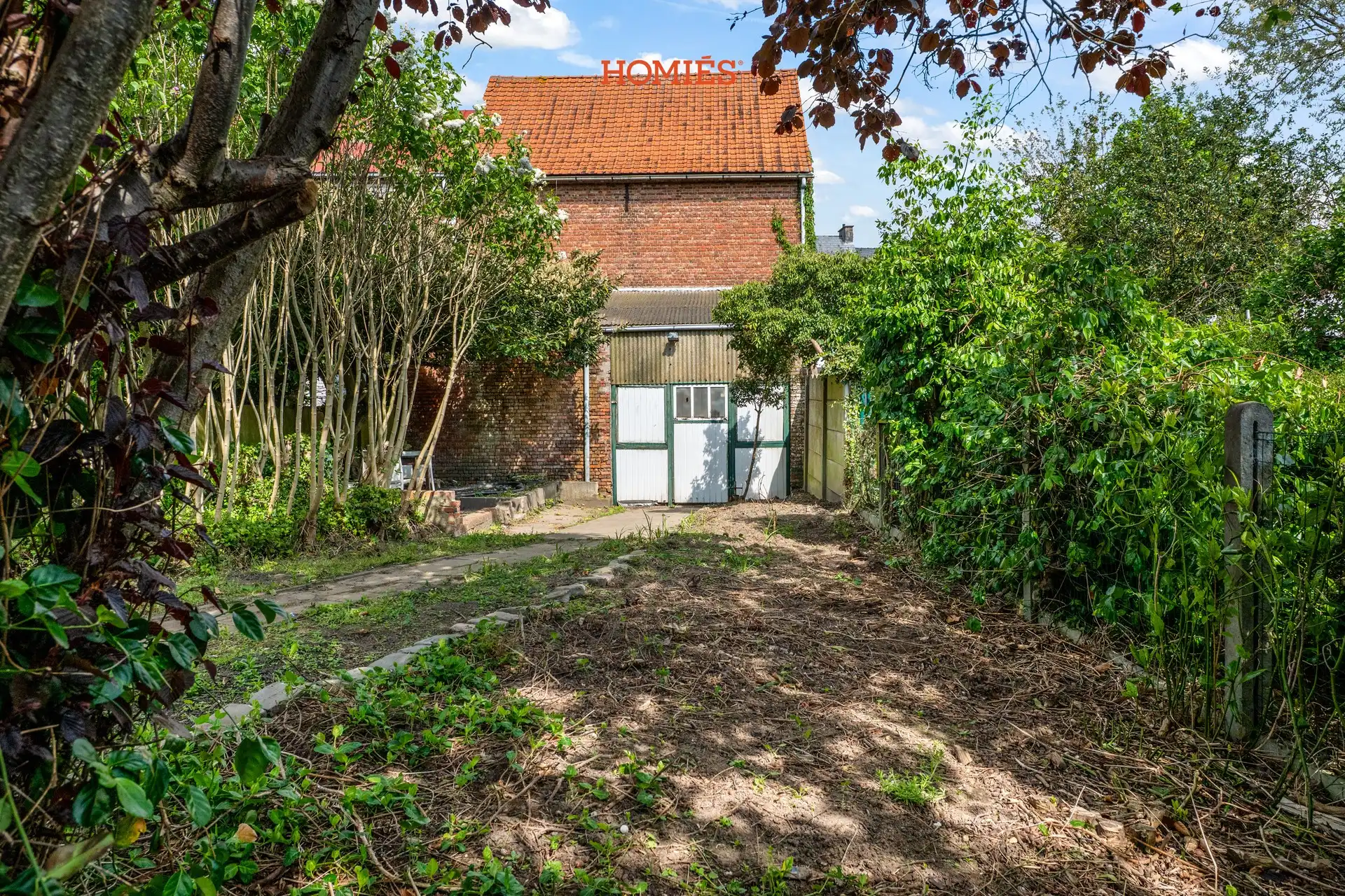 Karaktervolle deels gerenoveerde woning met schuur en tuin foto 22