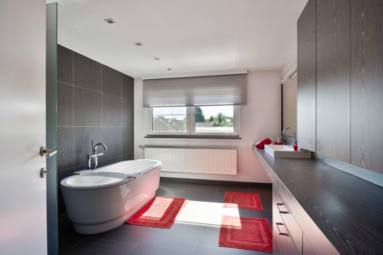 Stijlvol wonen in As: ruime, instapklare woning met tuin en garage foto 30