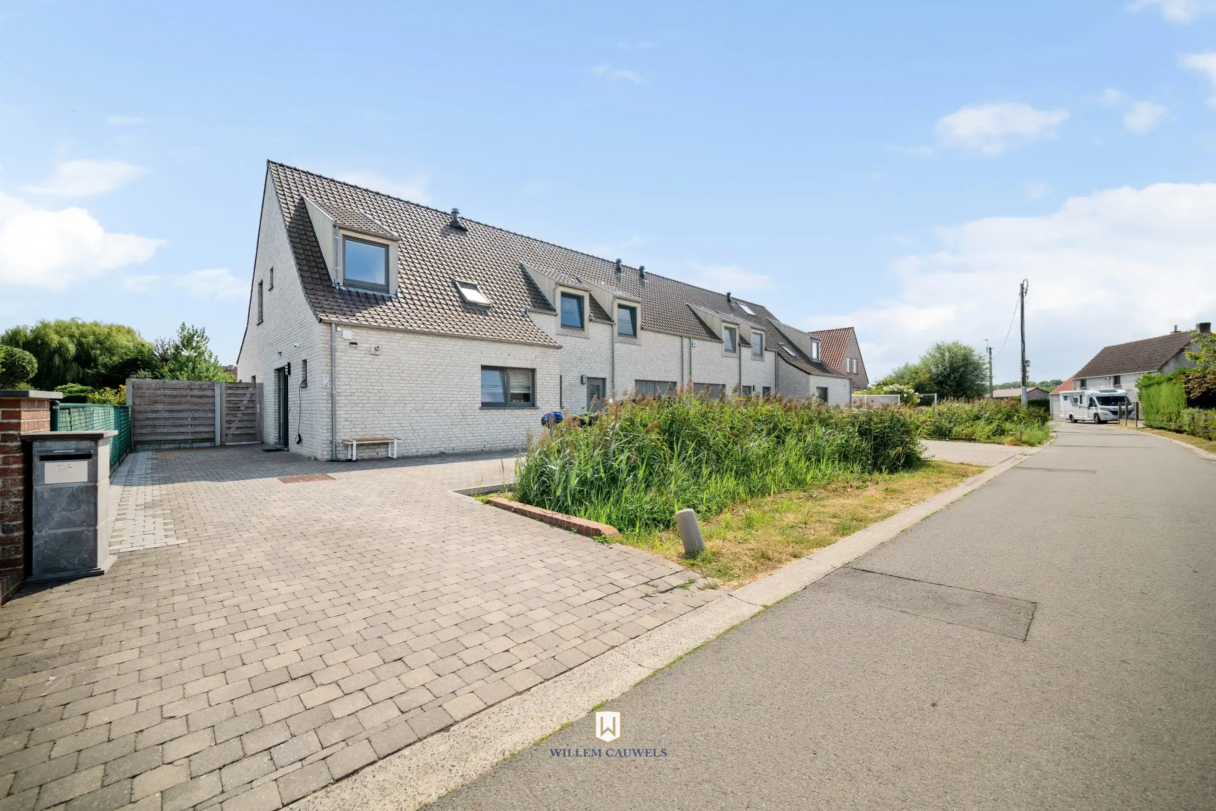 Recente halfopen bebouwing mooi gelegen te Lissewege foto 16