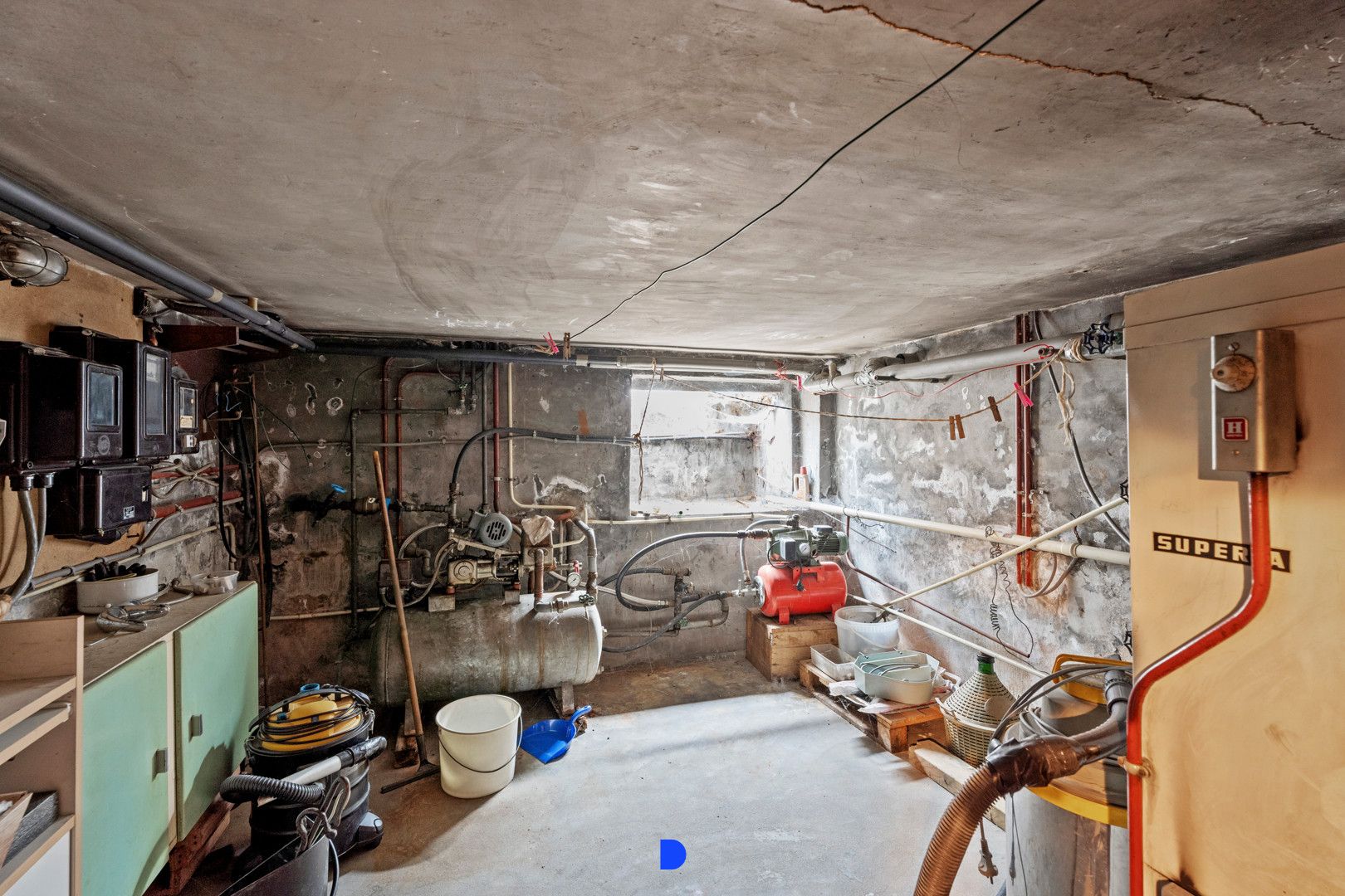 Half open woning met stalling/loods. foto 19