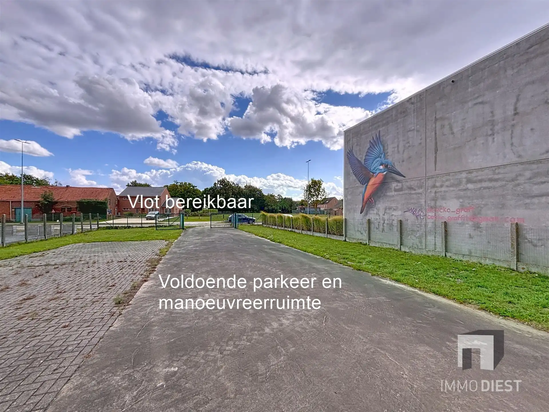 Magazijn met bureel en parking op toplocatie foto 4