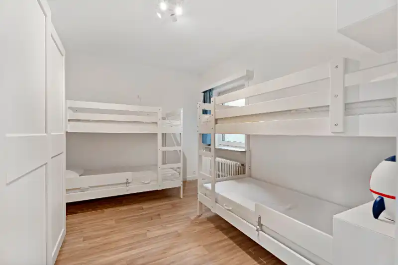 STIJLVOL EN HEDENDAAGS 3-SLAAPKAMERAPPARTMENT MET HOOGWAARDIGE AFWERKING EN MET ZICHT OVER DE DUMONT WIJK EN ZEEZICHT foto 13