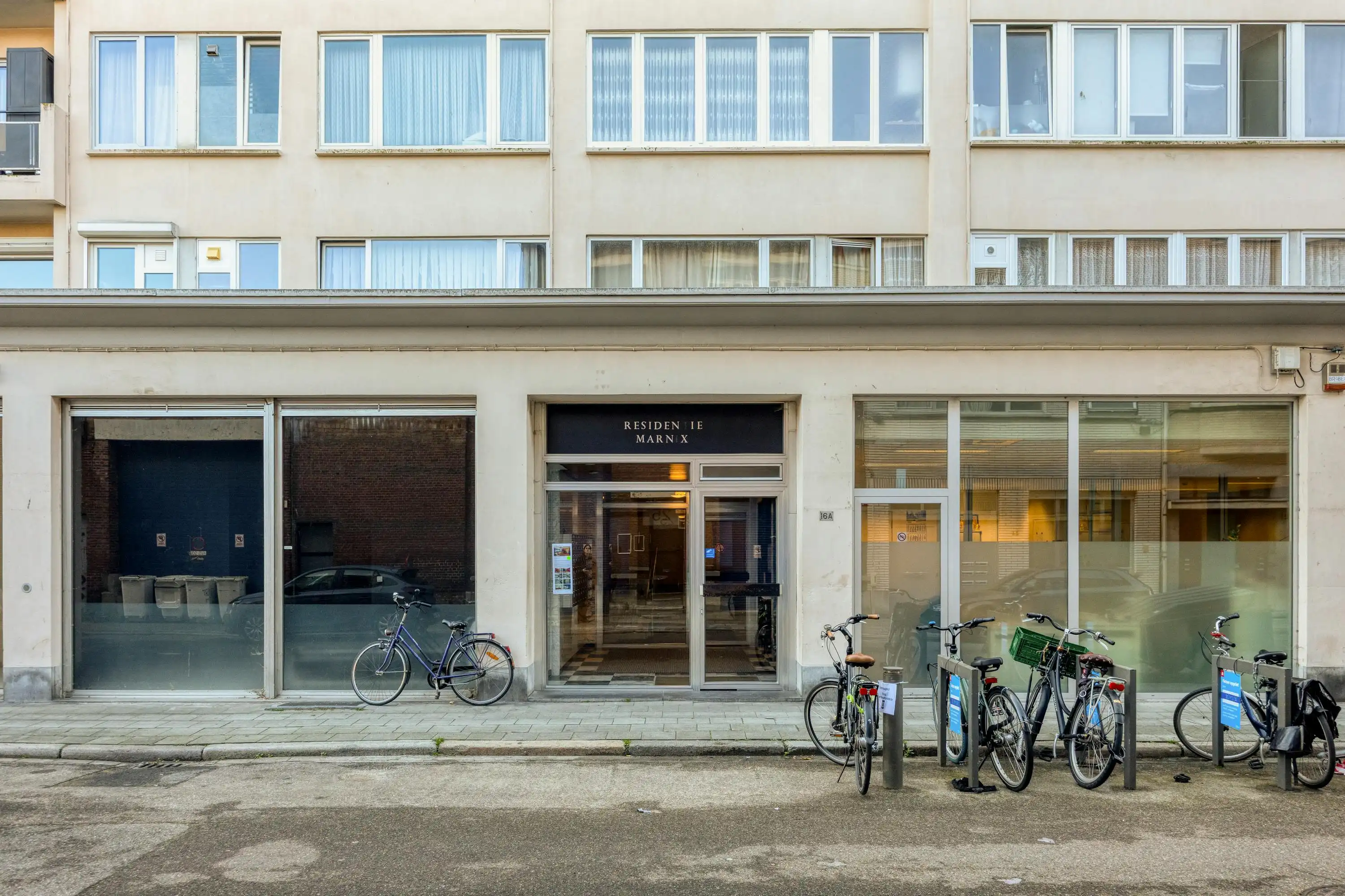 Twee slpk appartement met ruim terras te koop in Antwerpen foto 3
