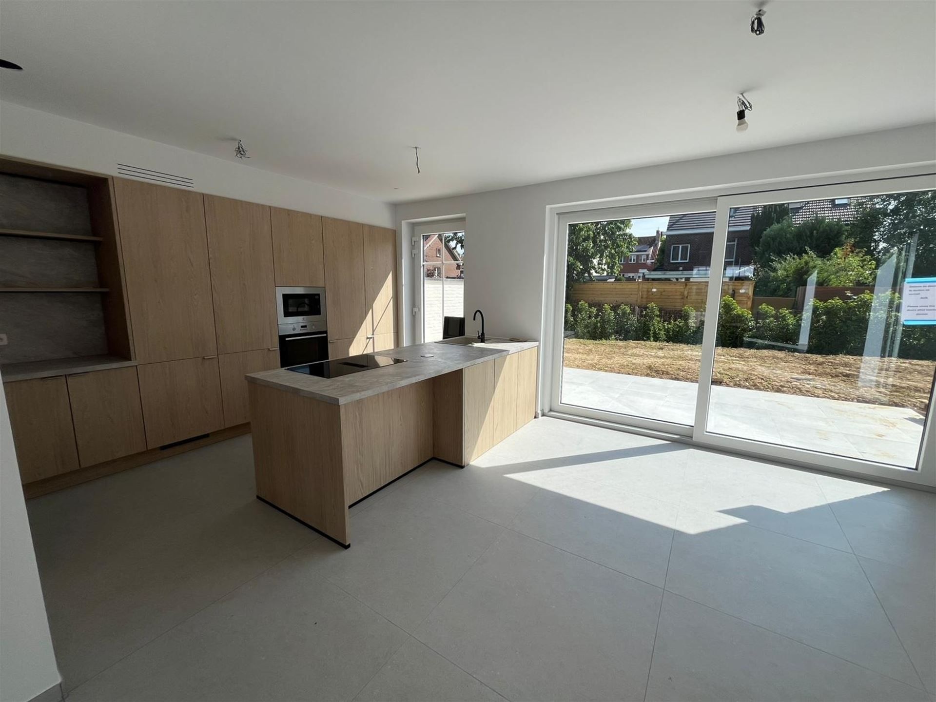 Prachtige nieuwbouw 3-gevel op rustige locatie foto 5