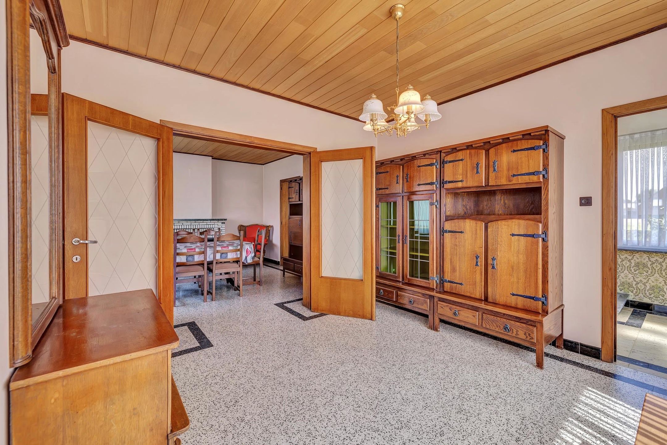 Rustig gelegen renovatieproject met verzicht achteraan foto 2