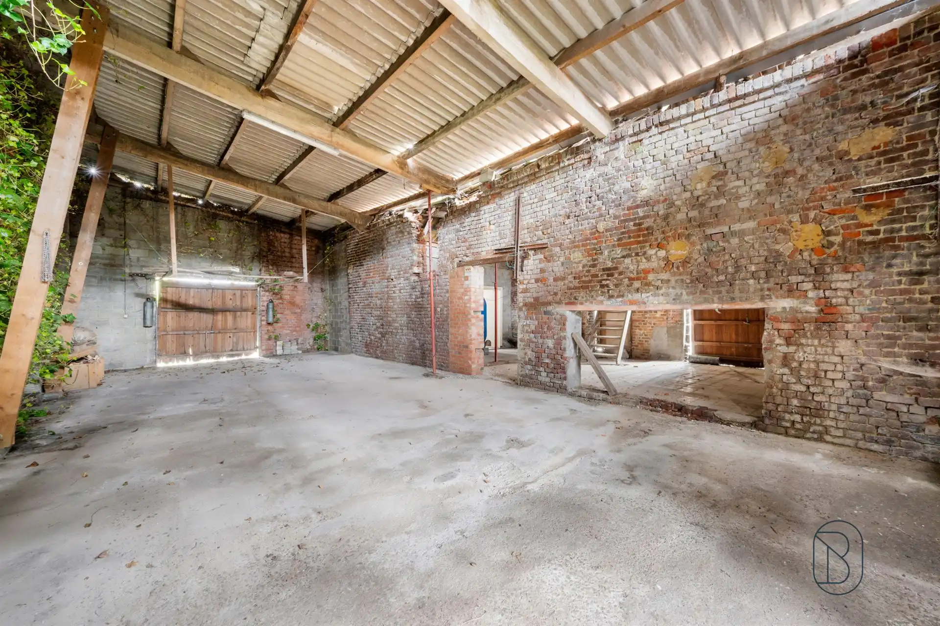 Charmante te renoveren hoeve met hangar op 36 are! foto 18