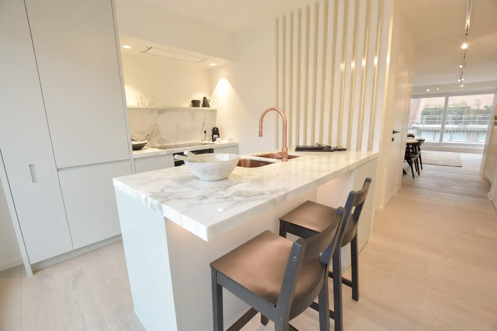 Prachtig gerenoveerd duplex appartement met 3 slaapkamers gelegen vlakbij het strand en het bruisende centrum foto 8