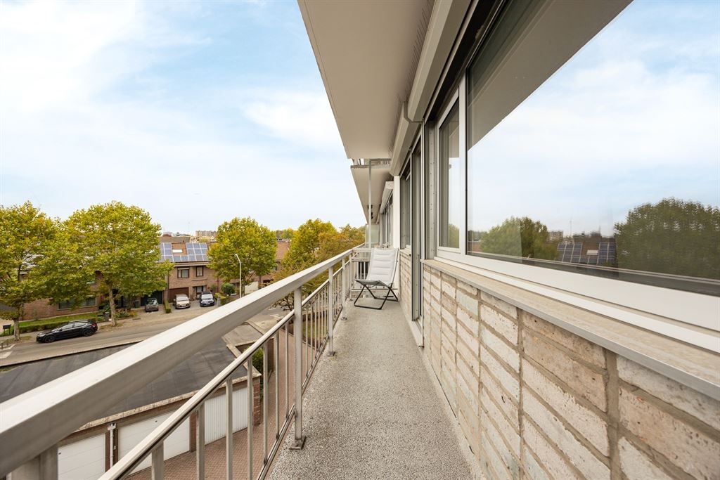 Instapklaar, gerenoveerd app. met 2 slaapkamers  foto 12