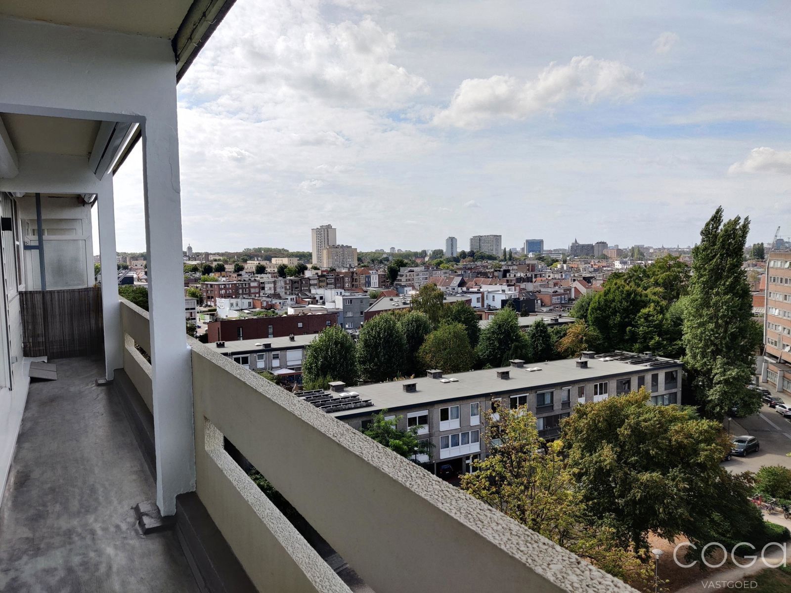 Appartement 2 slpks met zicht op de stad foto 12