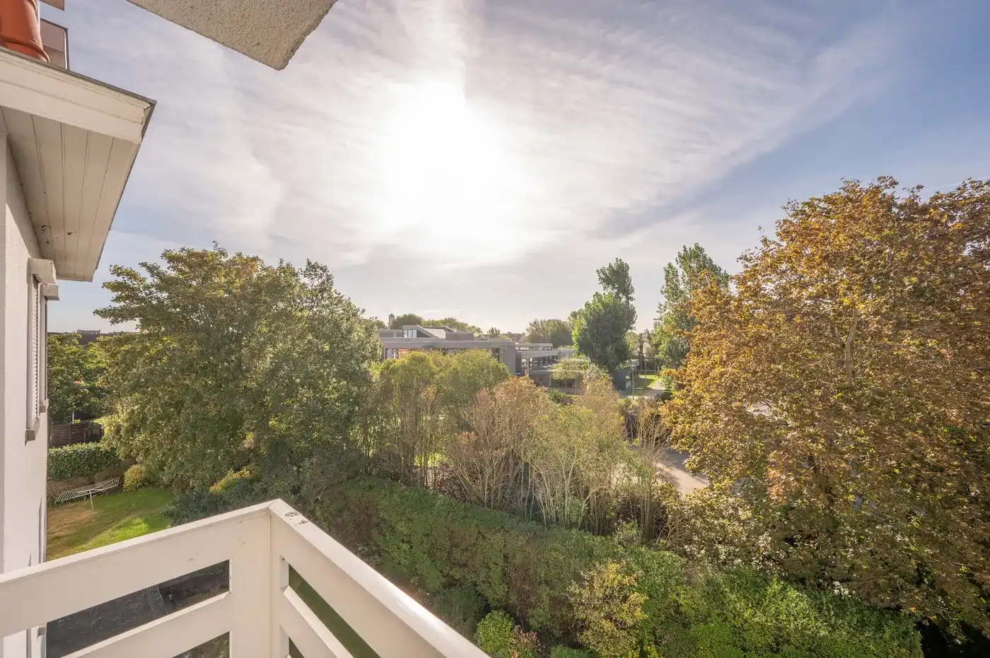 Renovatie opportuniteit! 3 gevel appartement met prachtig zicht op het Zegemeer  foto 12
