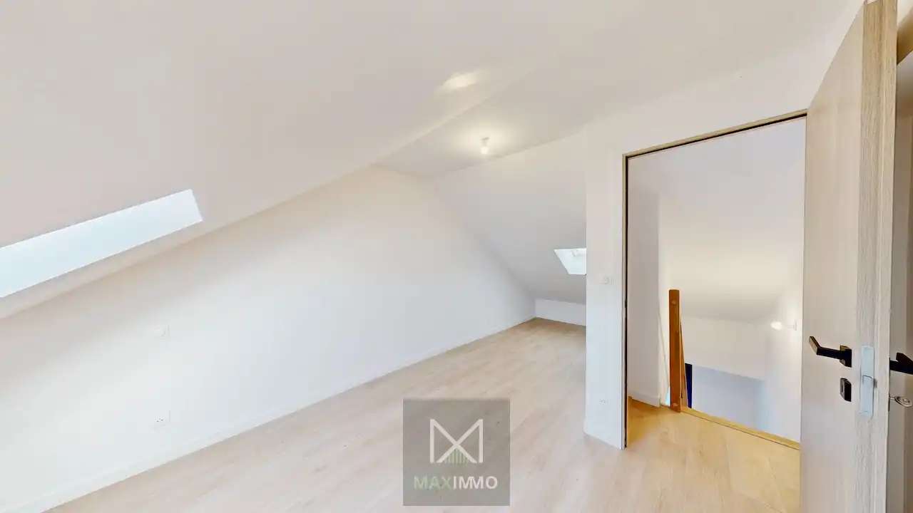 Volledig vernieuwde woning in centrum Lauwe – luxe, licht en leefruimte in één pakket foto 12