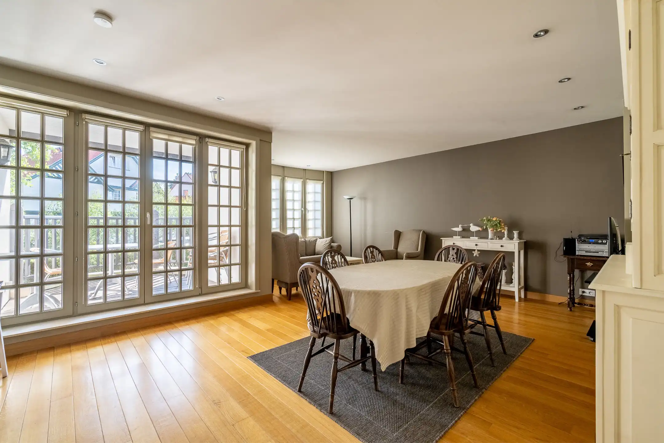 Gemeubeld wonen in de Eugène Ysayelaan foto 4