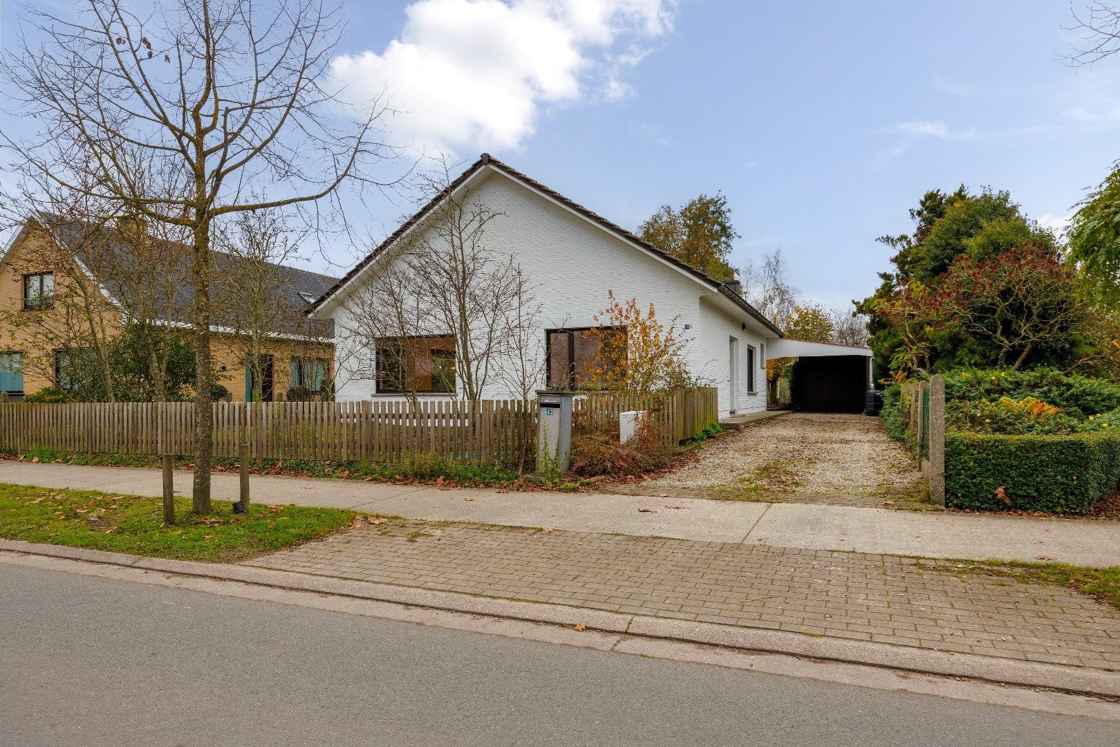 Ruime gerenoveerde woning met 5 slpk en 2 badk foto 22