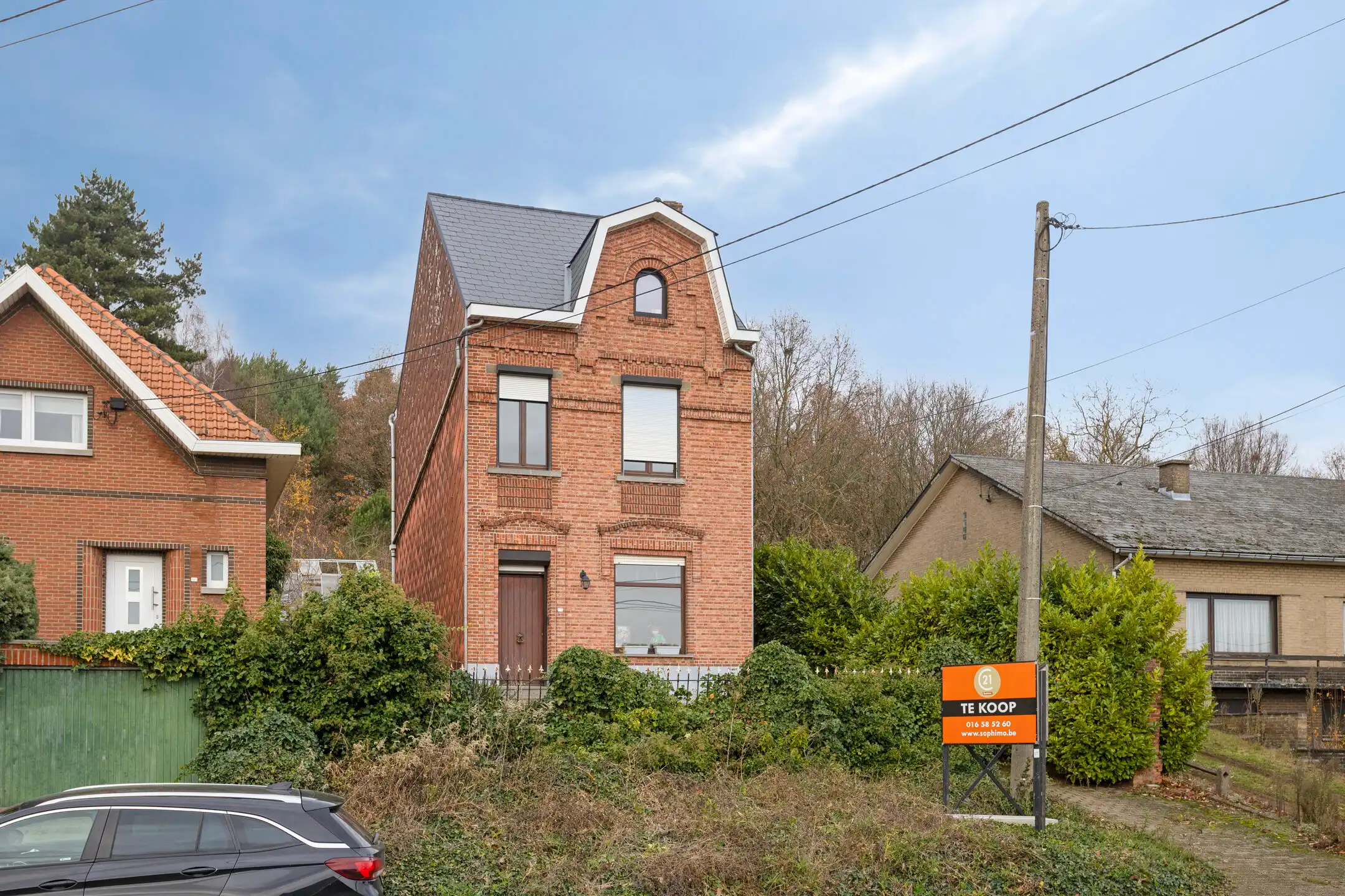 Authentieke woning met 5 slaapkamers op een ruim perceel foto {{pictureIndex}}