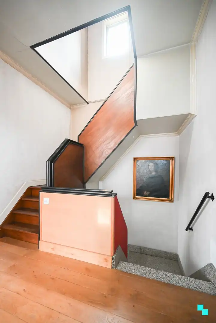 Kleurrijke kubistische burgerwoning in hartje Izegem foto 20