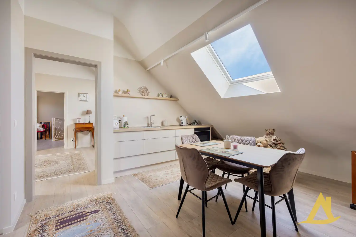 EXCLUSIEVE VILLA MET PARKTUIN EN ZWEMVIJVER OP EEN PERCEEL VAN 1HA 5A 16CA! foto 42