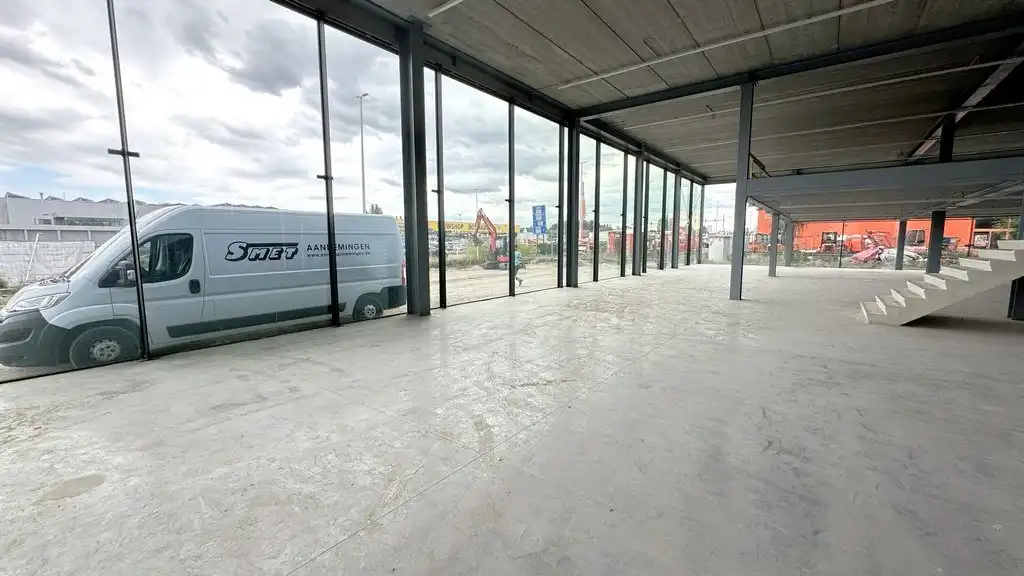 Nieuwbouw showroom met magazijn te huur aan A12 in Aartselaar foto 10