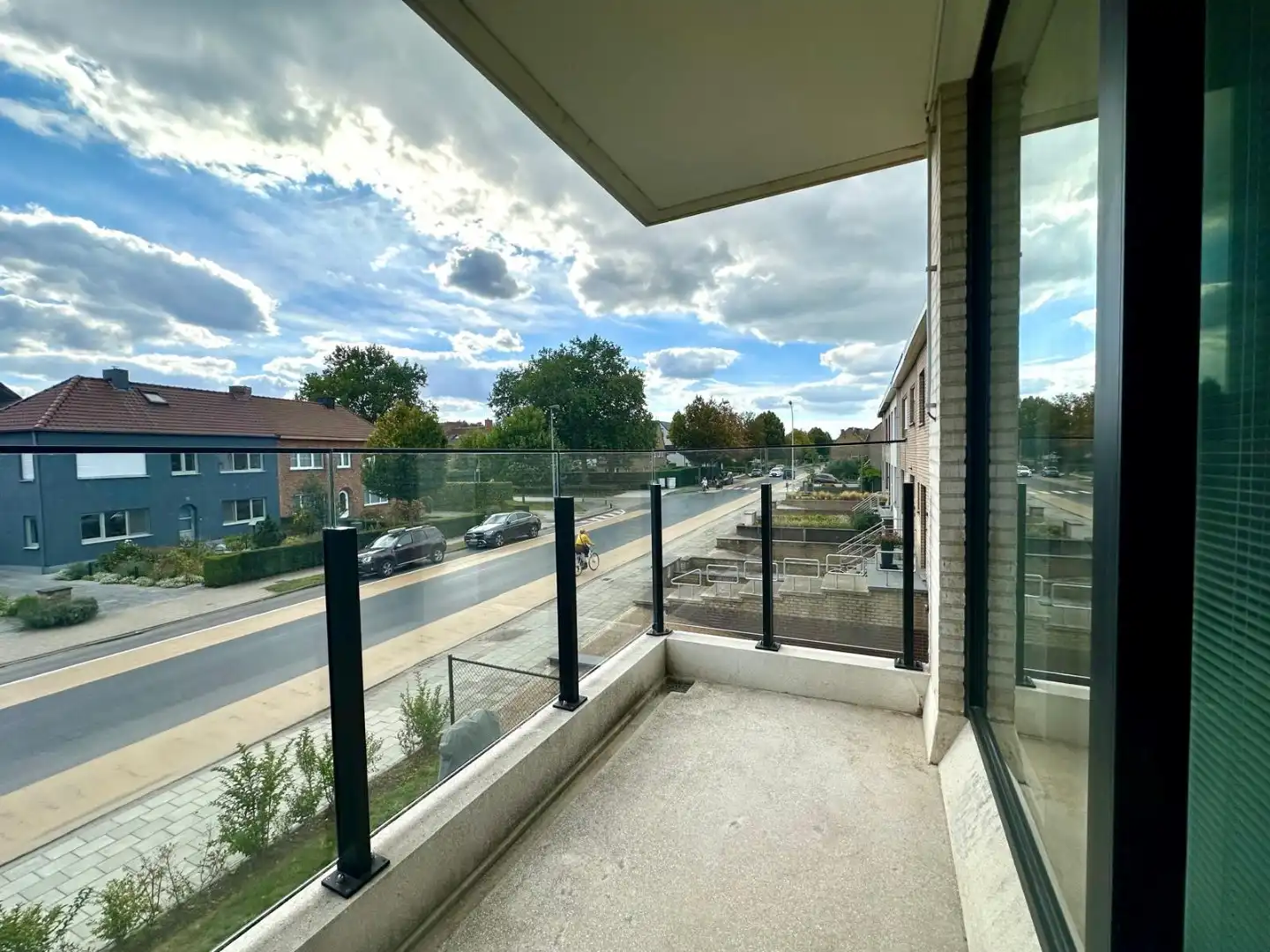 Modern appartement op gunstige ligging te Sint-Andries foto 7