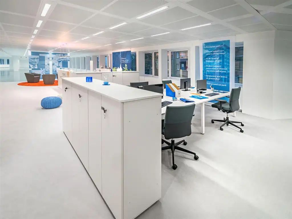SCHUMAN 6 - 1.077m² te huur foto 18