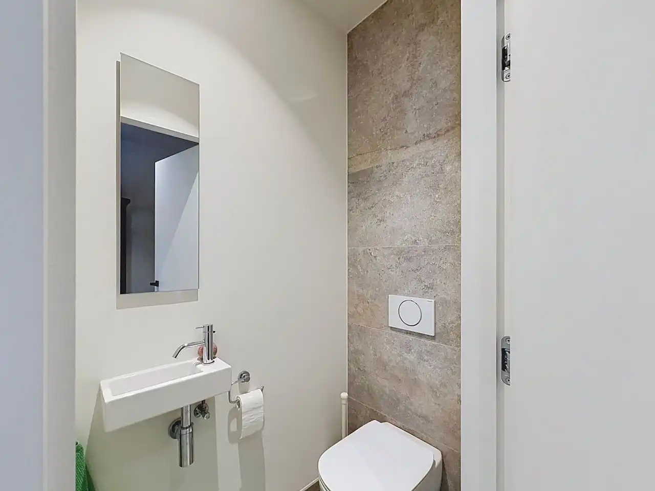 Ruime halfopen, quasi nieuwbouw woning op rustige ligging in het pittoreske Ramskapelle foto 37