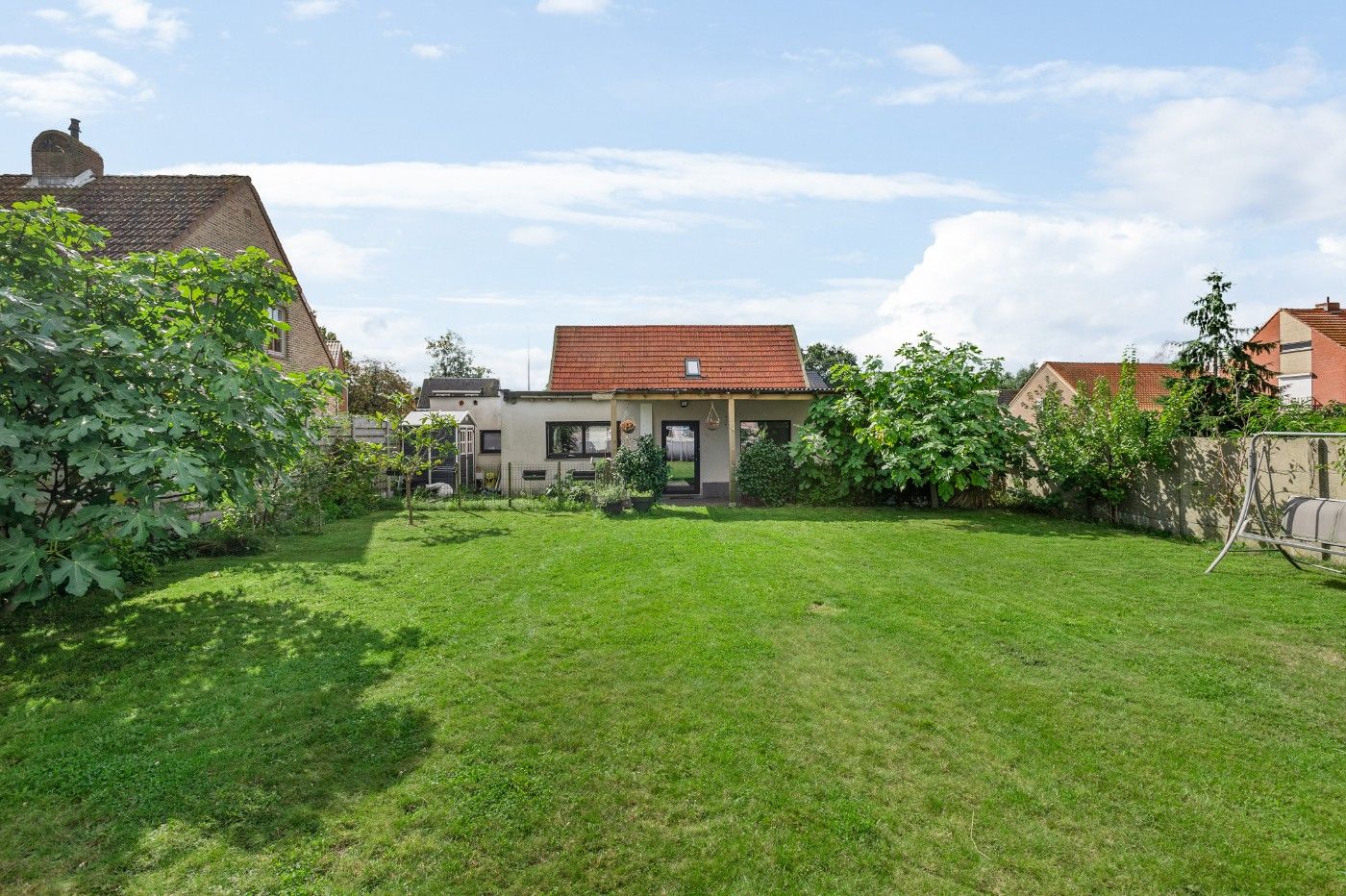 Vrijstaande woning met 4 slpk., inpandige garage en grote tuin foto 25