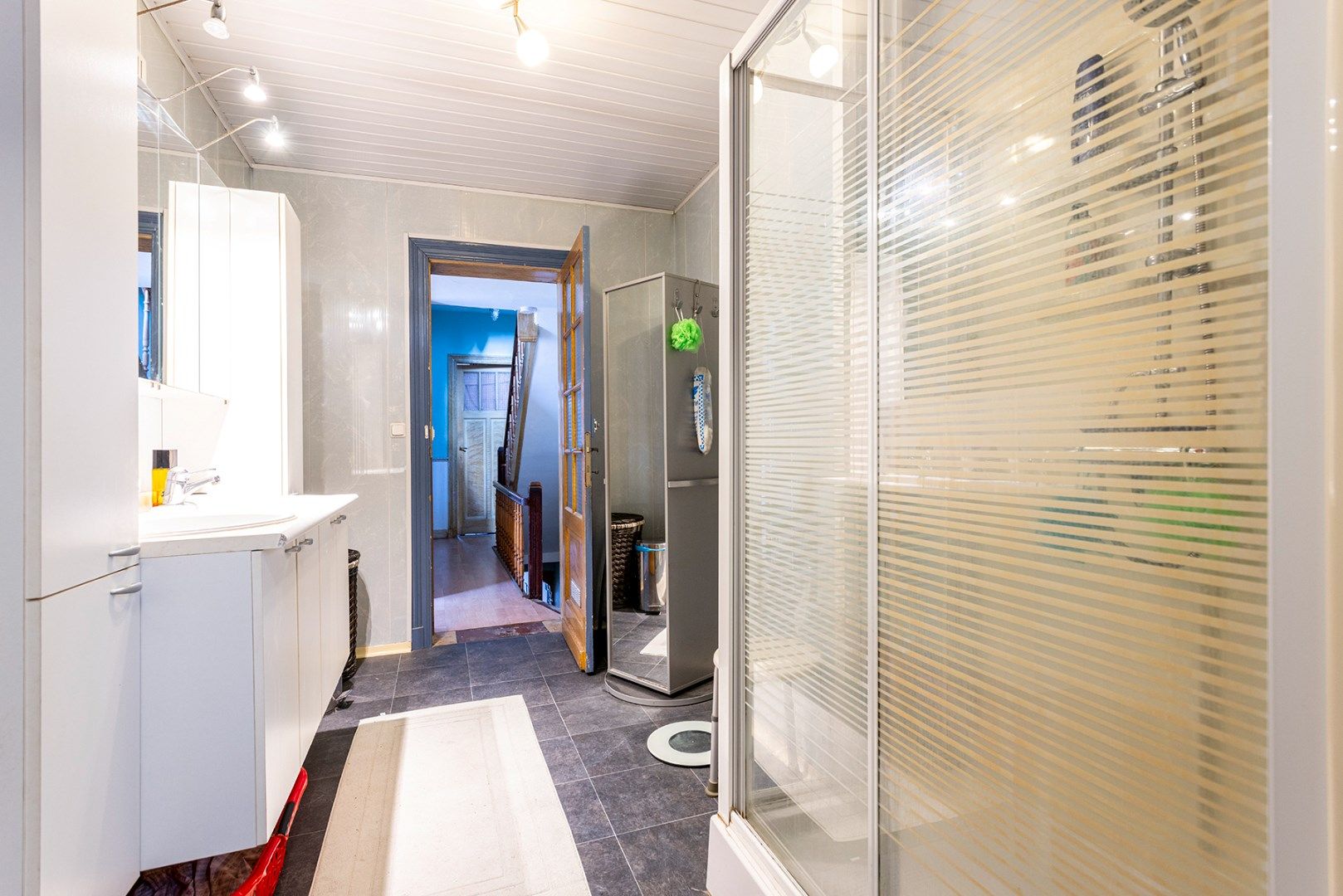 Prachtige woning met 4 slaapkamers en tuin! foto 15