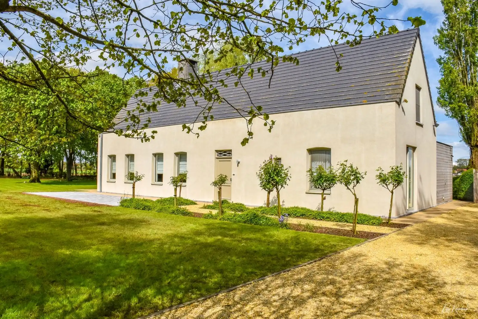 Idyllisch gelegen eigendom op 8.720 m² op de Poelberg te Tielt. foto 6