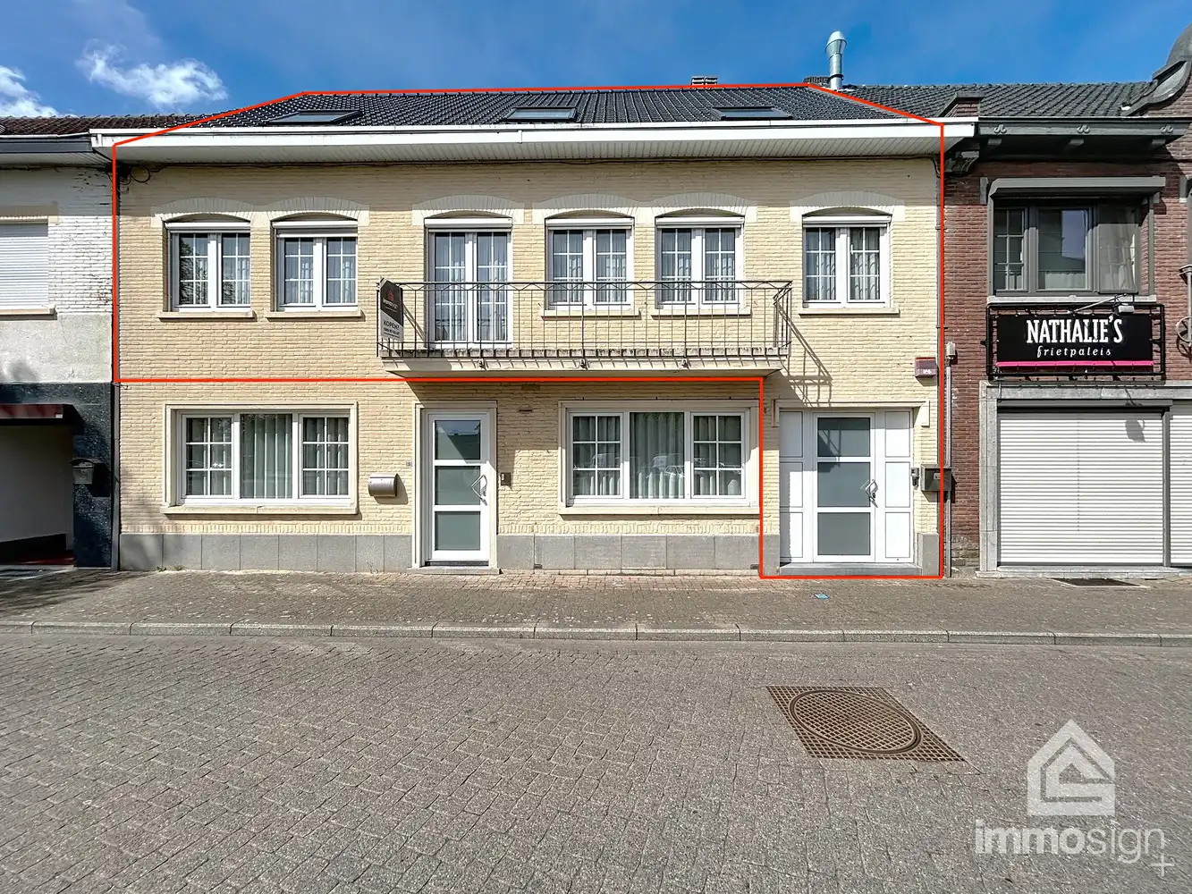 Ruim triplex appartement met vier slaapkamers in hartje Bocholt! foto 2