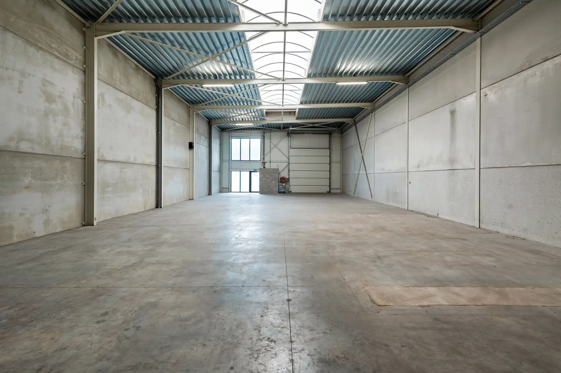 KMO Unit van 375m²+2pp foto 8