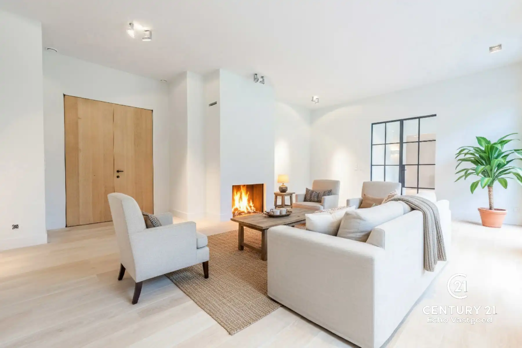 Unieke high-end villa met royaal woonoppervlak op 2415m² foto 8