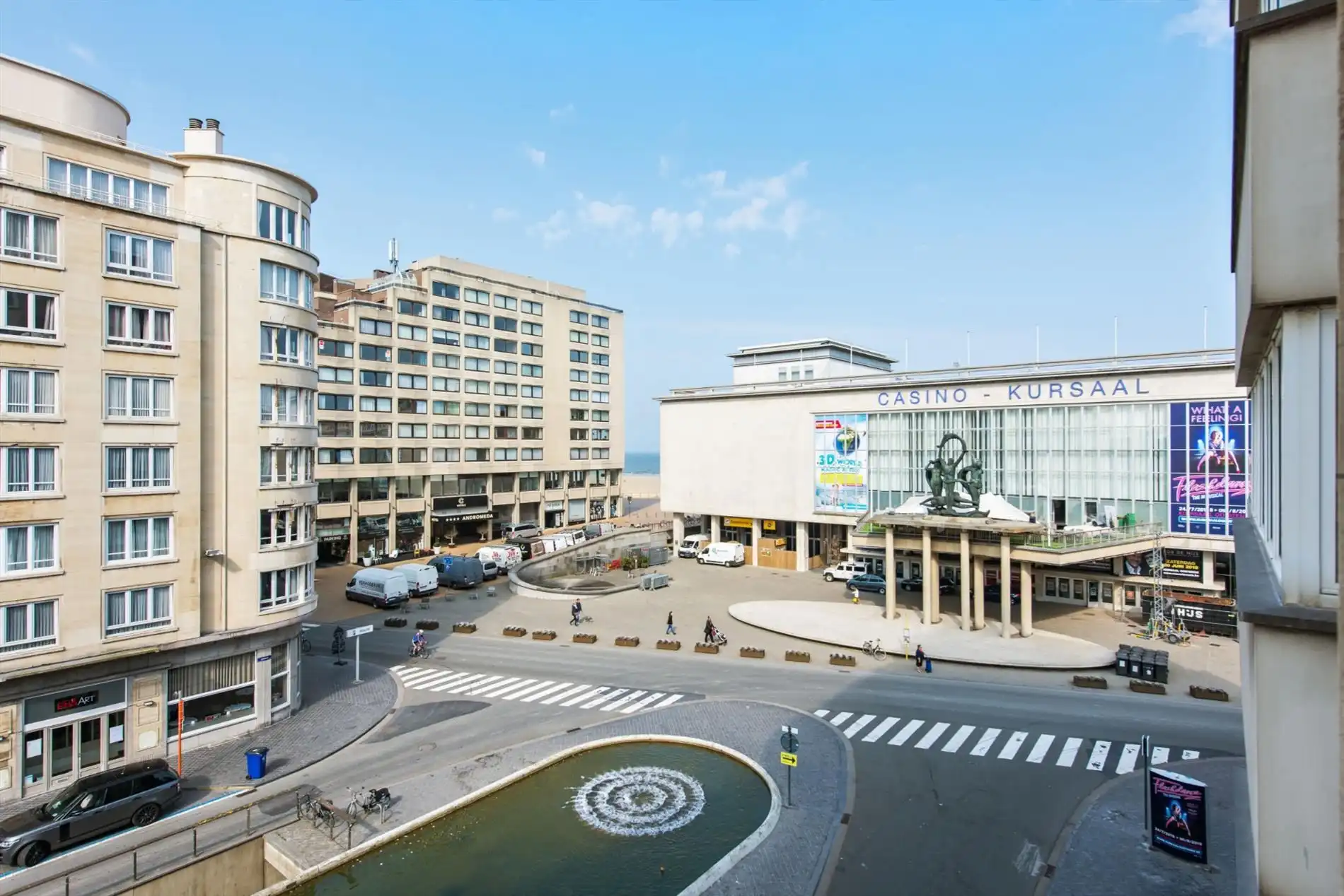 RUIM APPARTEMENT CENTRUM OOSTENDE - TOPLIGGING! foto {{pictureIndex}}