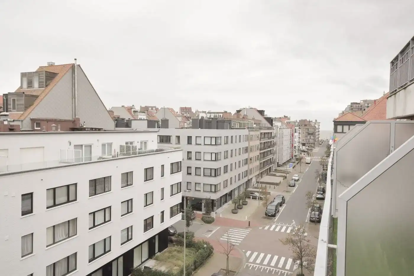 Prachtig gerenoveerd duplex appartement met 3 slaapkamers gelegen vlakbij het strand en het bruisende centrum foto 5