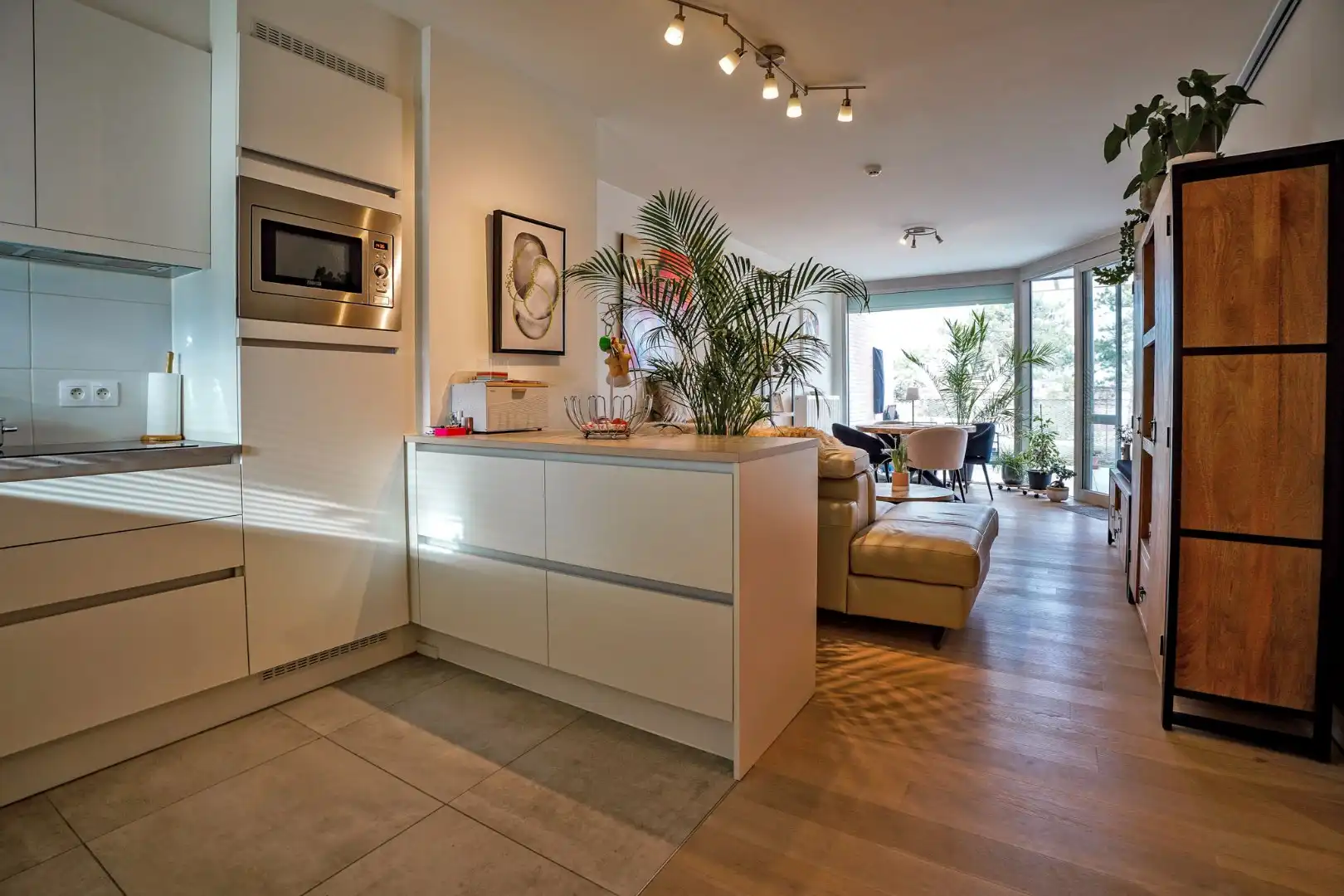 Prachtig 1-slaapkamerappartement met ruim terras (serviceflat) in Residentie Beukenhof, uniek wonen in de dorpskern van Oostduinkerke.  foto 5