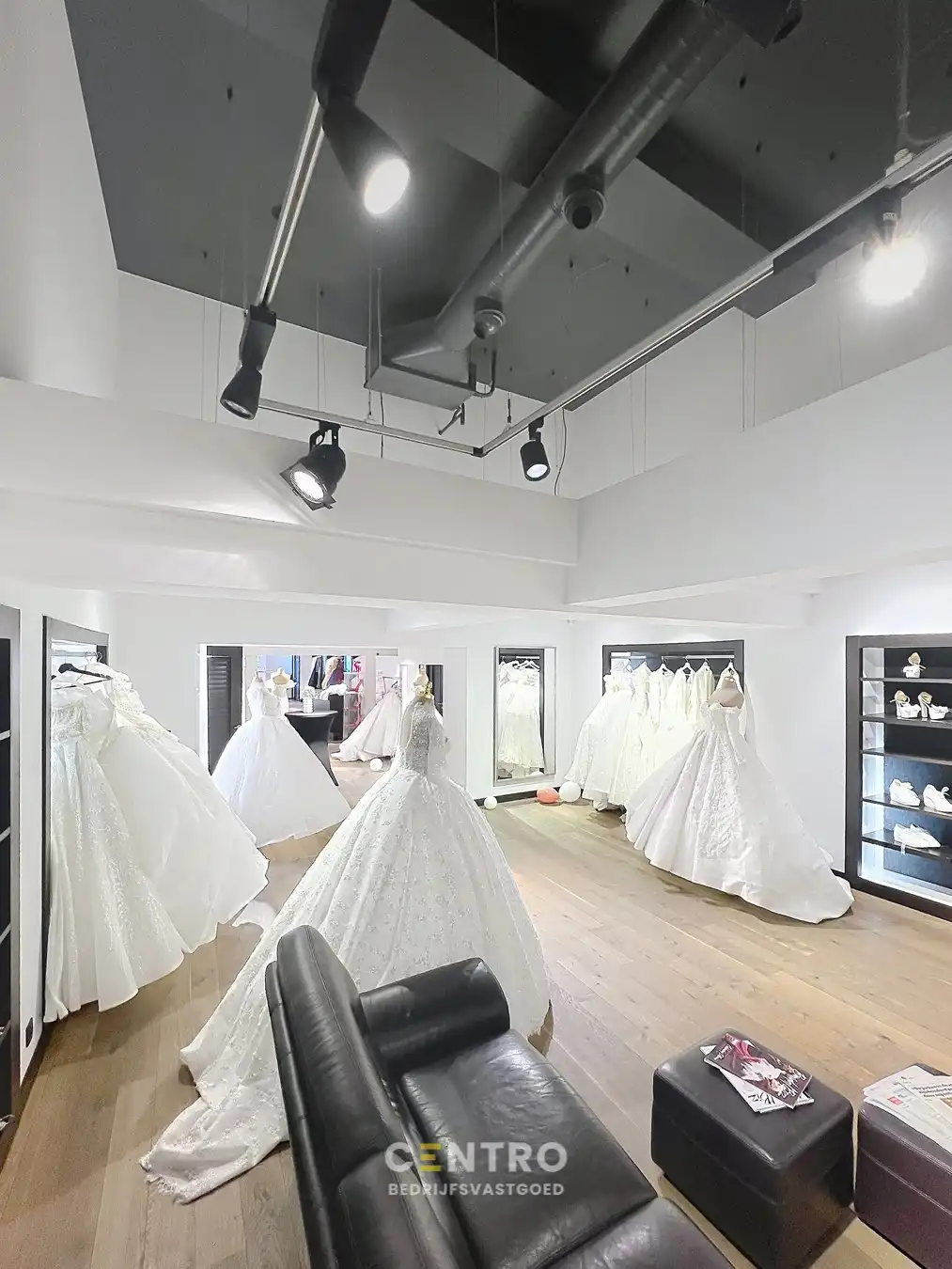 Handelspand met uitstraling (420 m² winkelruimte + extra stockruimte) te huur op topligging in OOSTSTRAAT, Roeselare. foto 21