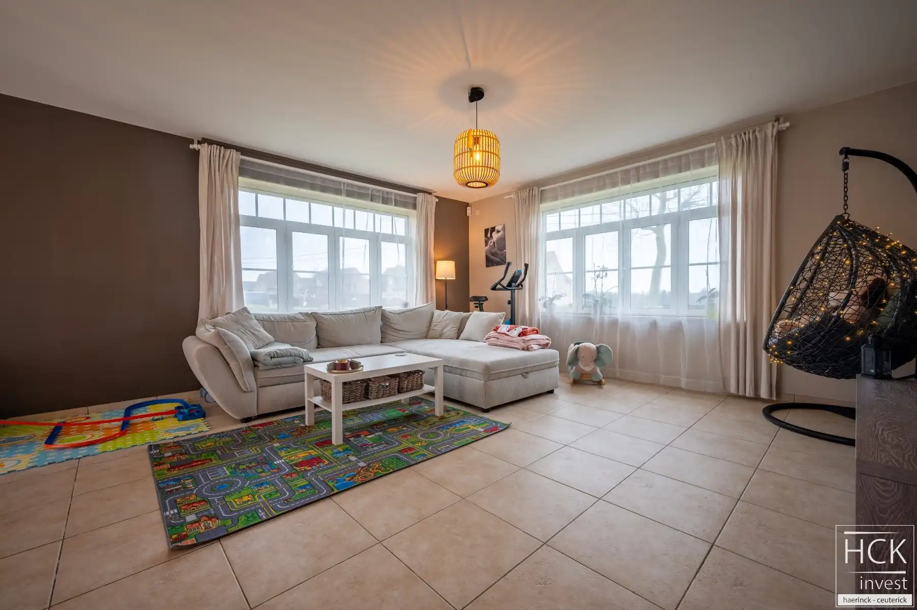 KRUISHOUTEM - Zeer ruime woning met 5 slpk, vlakbij centrum! foto 3
