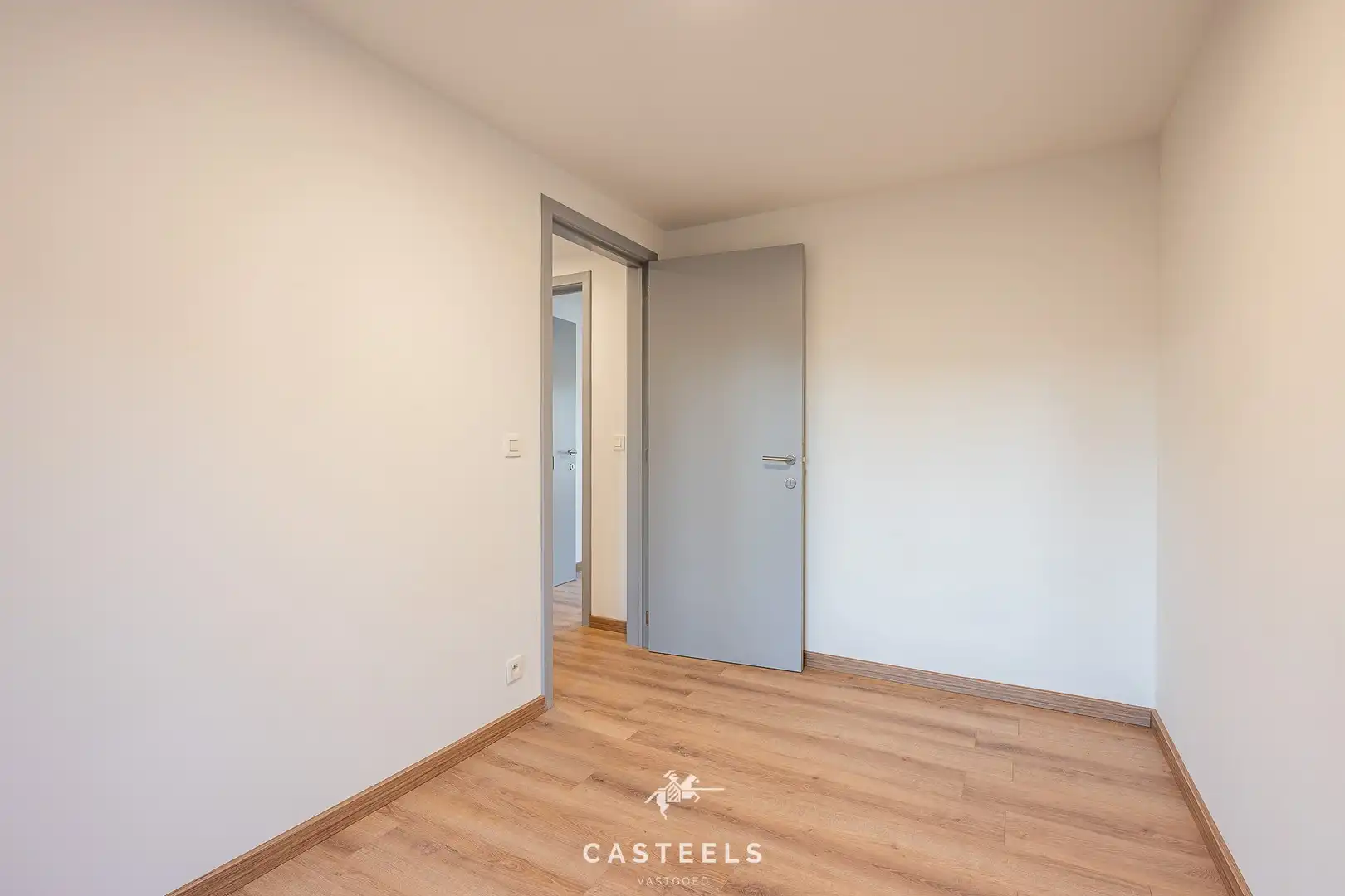 Recent gerenoveerde woning met 5 slpk, koer en terras te Gent foto 22