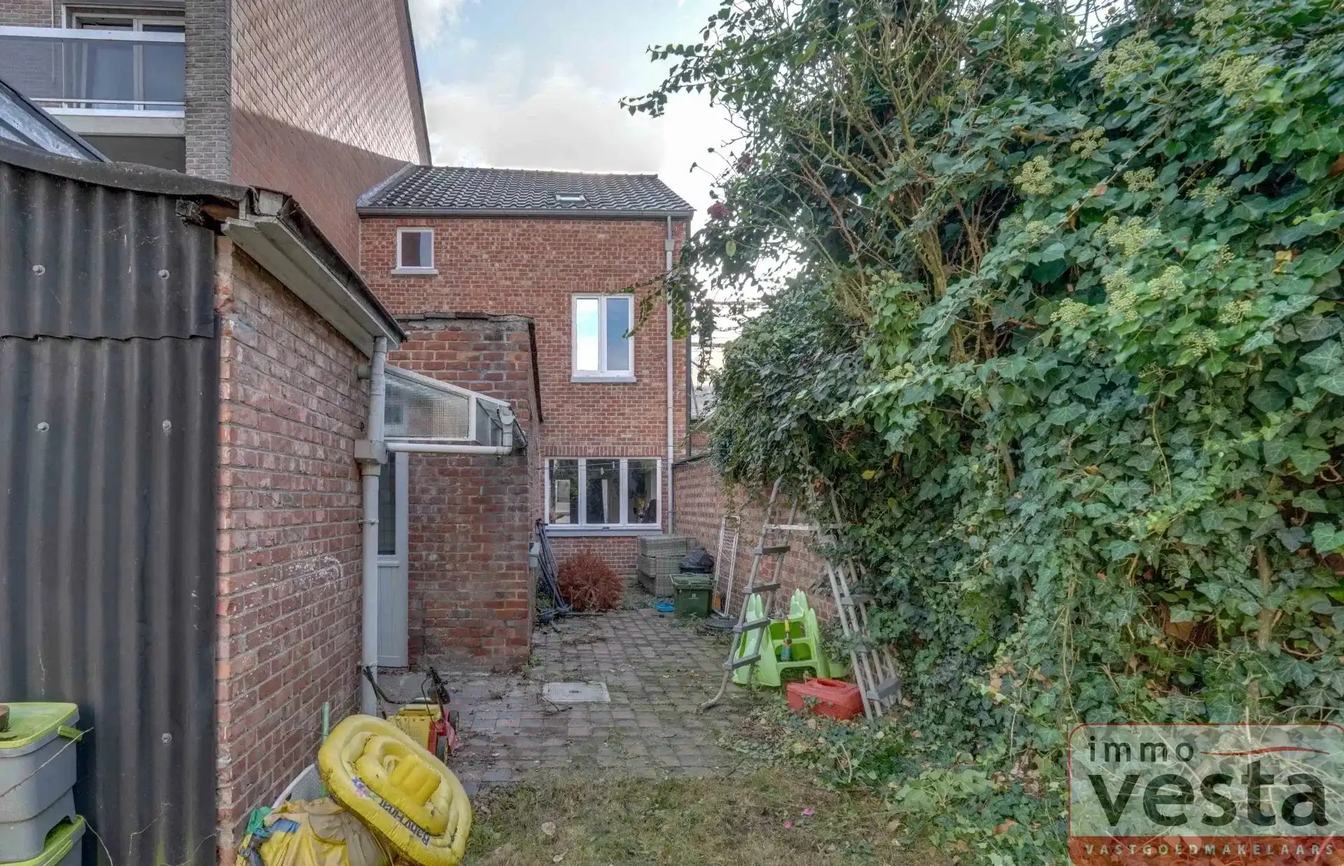 Degelijke eengezinswoning nabij centrum foto 22