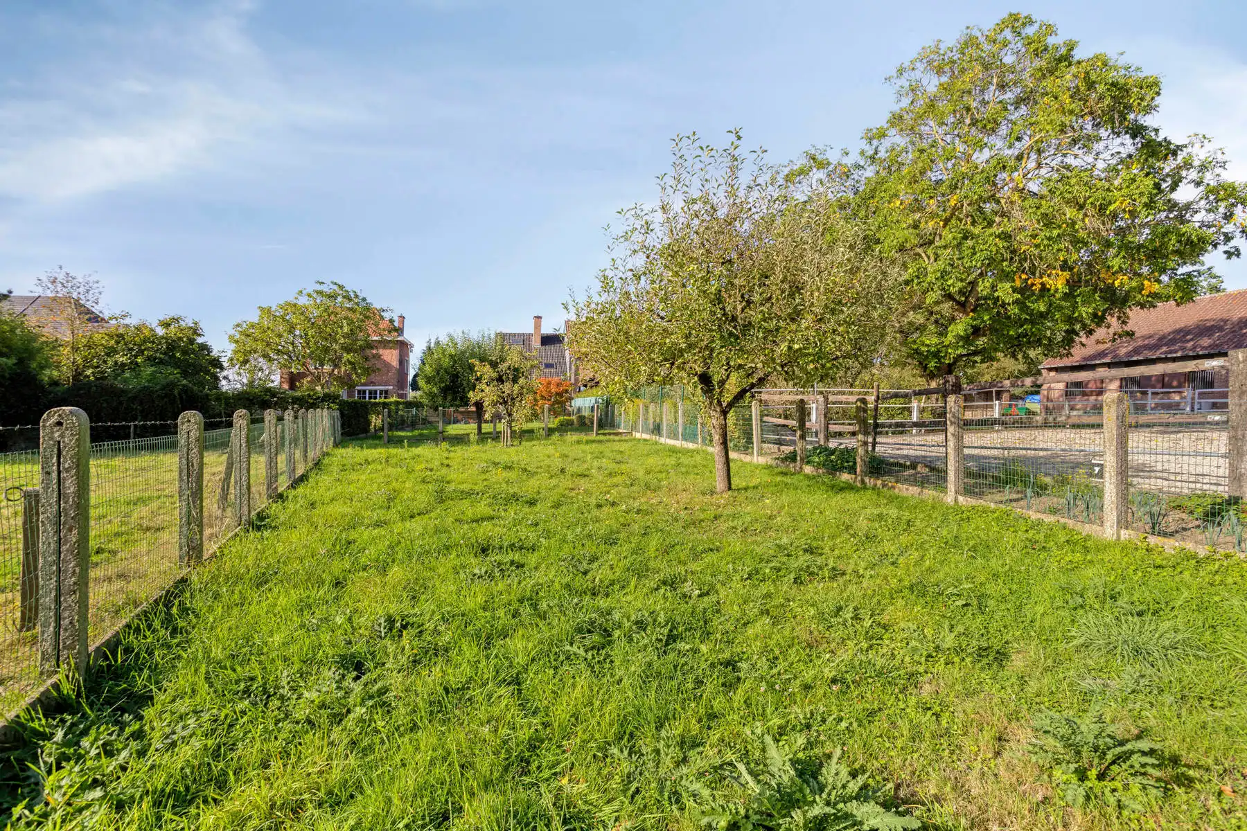 Half open bebouwing met 3 slaapkamers, garage en ruime tuin! foto 27