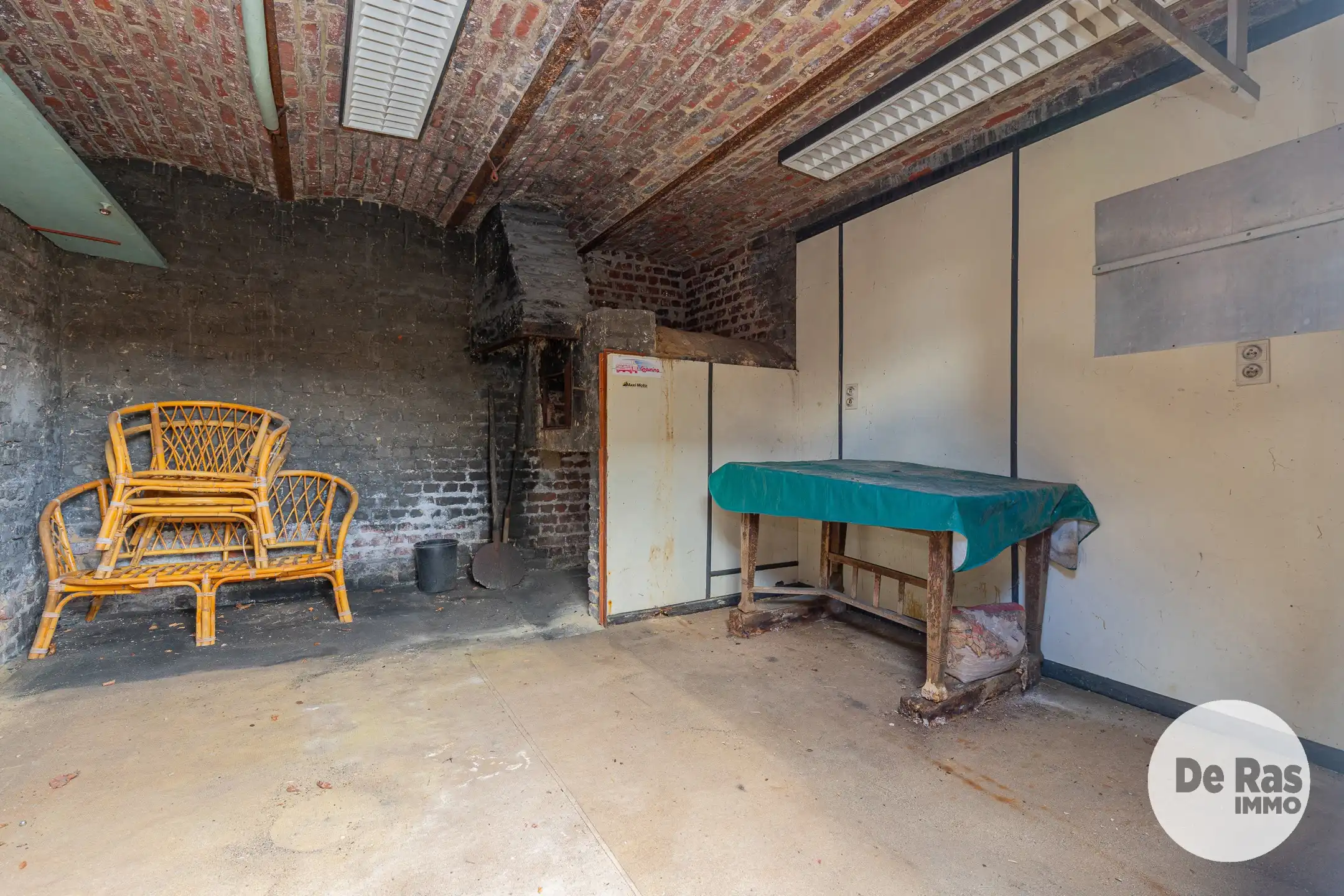 BURST - Te renoveren woning met tal van mogelijkheden foto 30