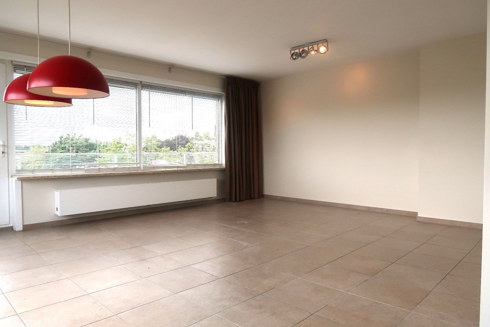 Ruim appartement met 3 slaapkamers foto 3