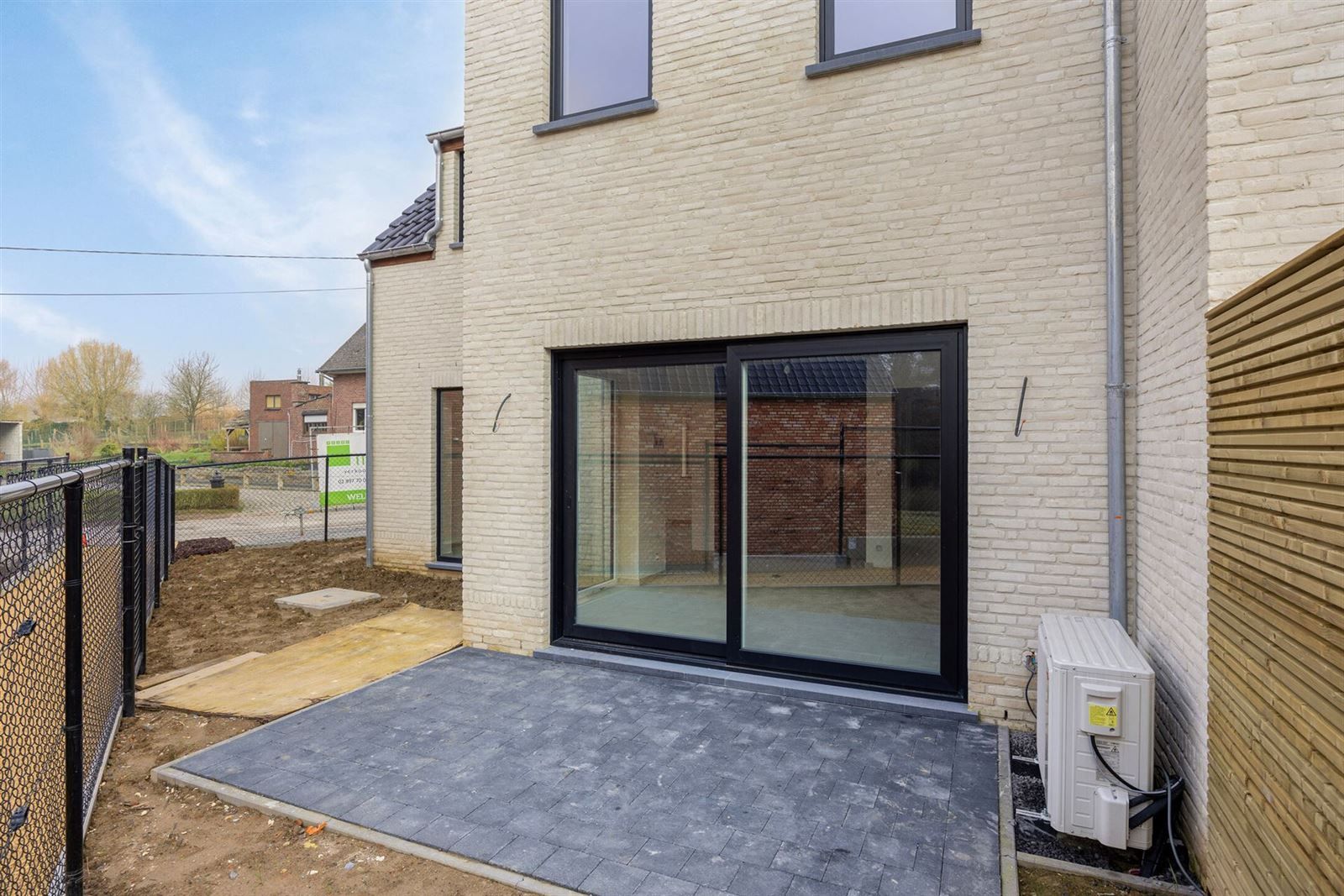 Energiezuinige instapklare nieuwbouwwoning met 3 slaapkamers, tuin en parkings foto 19