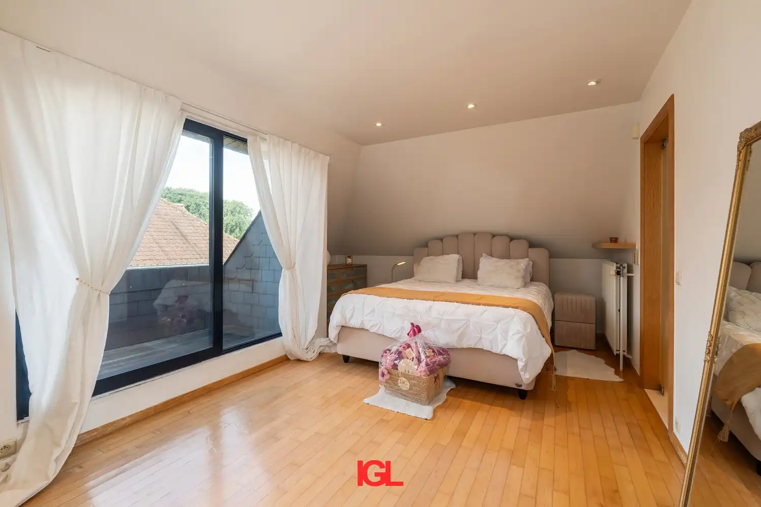 Luxueuze villa in residentiële wijk te huur foto 10