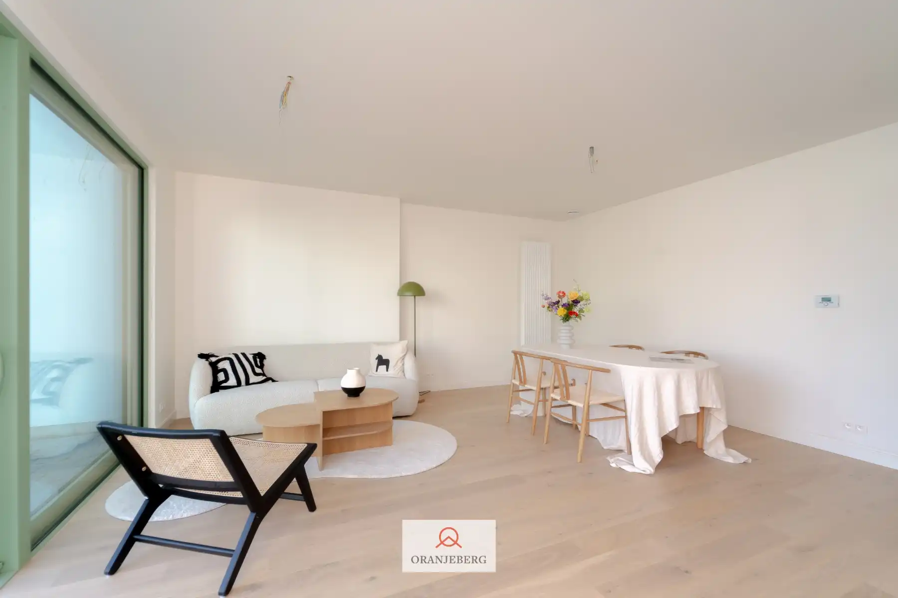 Ruime woning met 4 slpk's en tuin foto 10