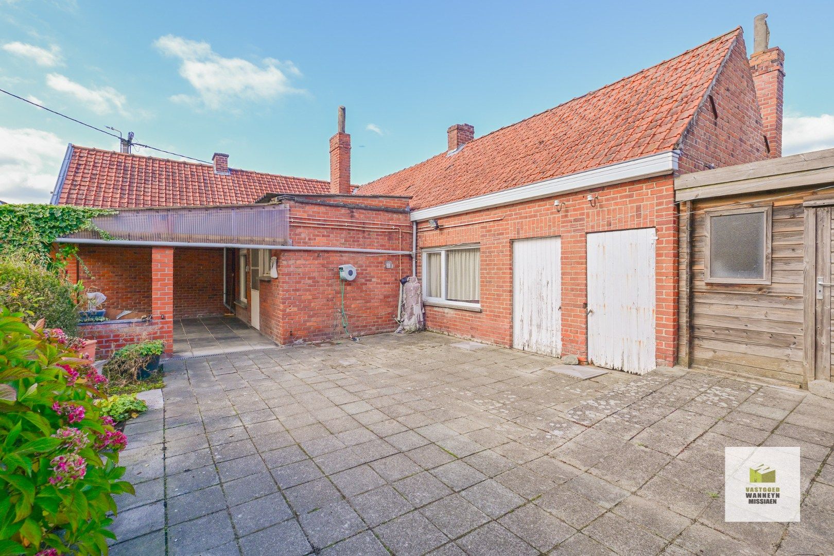 Gelijkvloerse te renoveren of herop te bouwen woning op 811m2 aan bosrand te Hertsberge foto 11