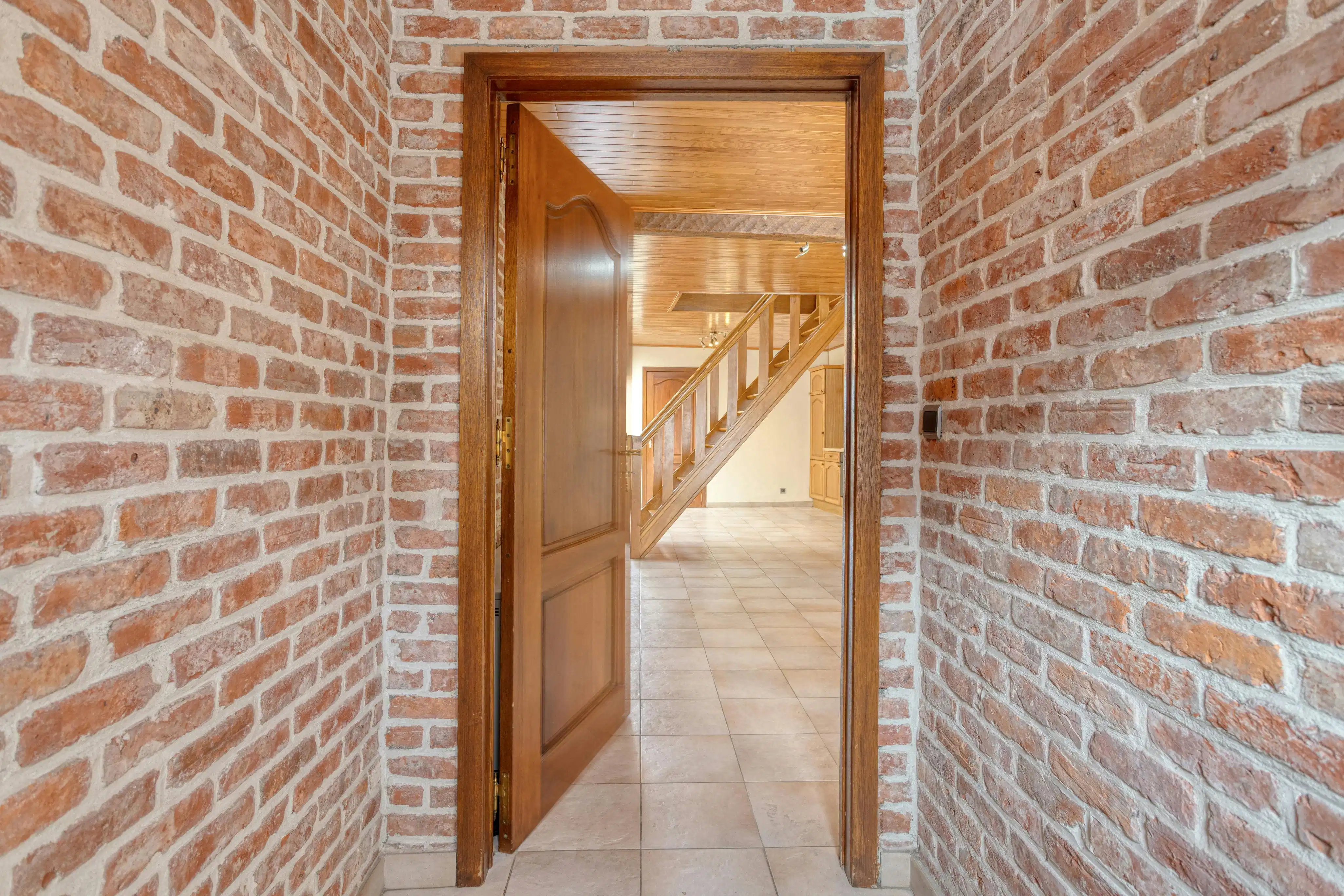 Huis met 3 slaapkamers, garage in het centrum van Maldegem foto 2