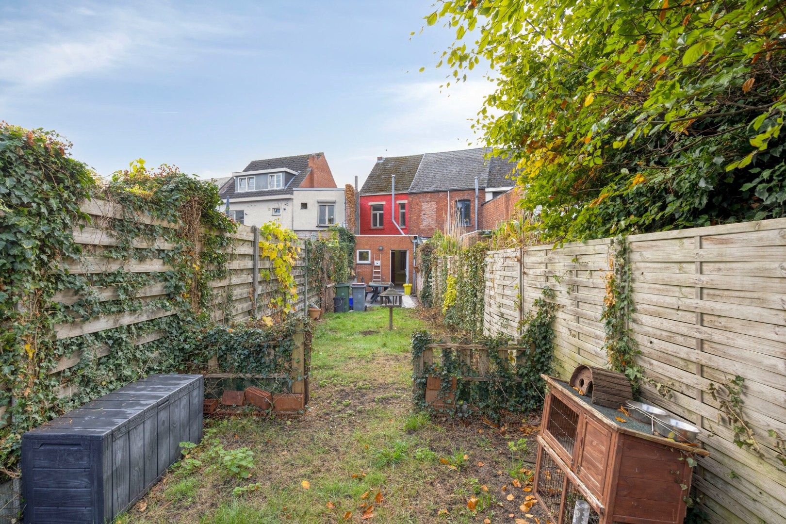 Te renoveren woning langs het centrum van Mol !  foto 17