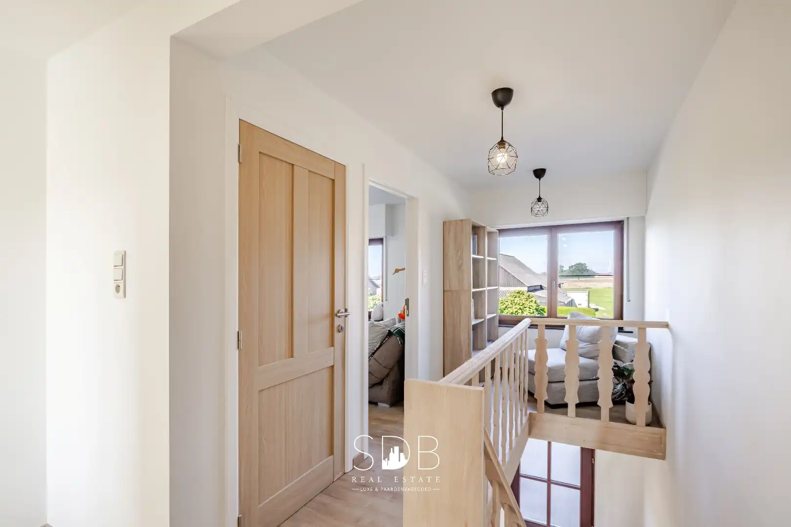 Hedendaagse woning met hippische accommodatie op 17.782m² foto 10