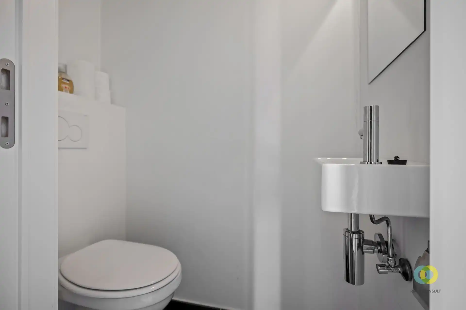 Recent appartement met groot terras foto 9